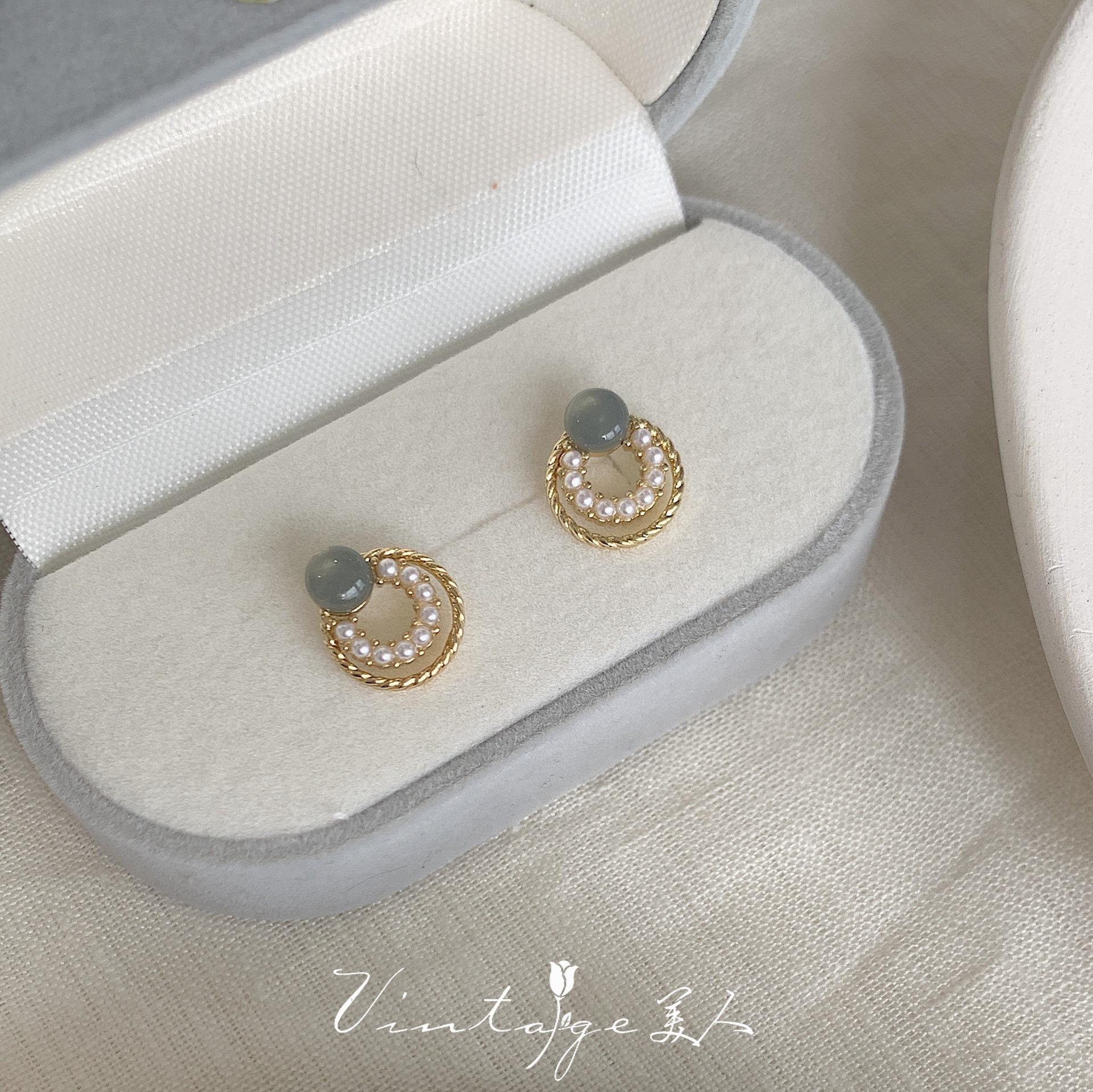 

Silver Needle French Gentle Haze Blue Pearl Stud Earrings Women, Exquisite Simple Small Gentle Versatile Earrings Earrings 925 silver needle золотой