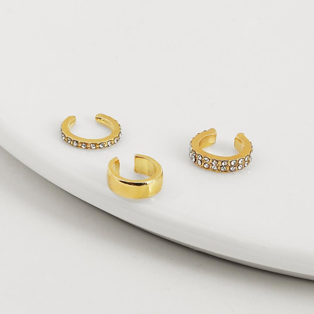 2023 Set di orecchini intarsiati di lusso alla moda Set di orecchini a C per ragazze Accessori versatili Eleganti orecchini europei Set regalo Combinazione
