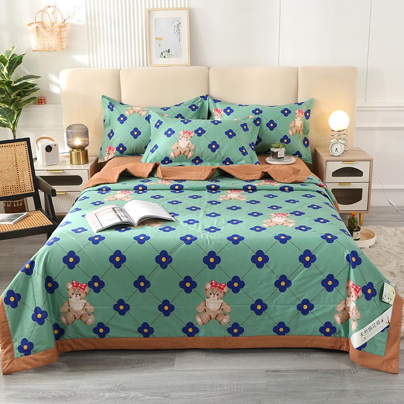 Cute Bear Pattern Summer Quilt Cartoon Style Natural Cotton Soft Thin Quilt Air Conditioning Quilted Quilt for Kids Boys Girls