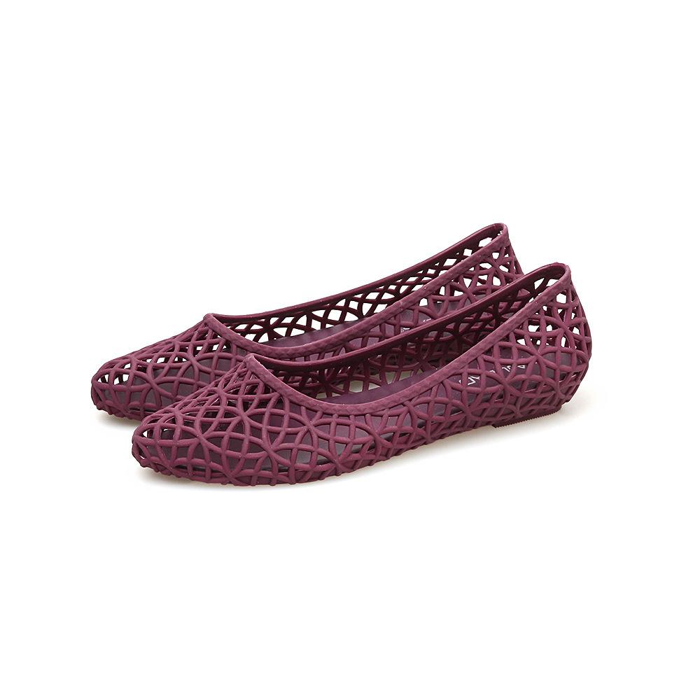 Fashion Sandals Women's Summer Flat 2025 New Versatile Work Shoes Hollow Non-slip Beach Shoes