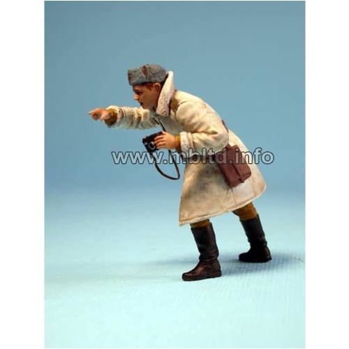 Master Box 1/35 Scale Soviet Infantry Commemorative Photo Shoot, Winter 1944, 5-Piece Set, Plastic Model Kit MB35029