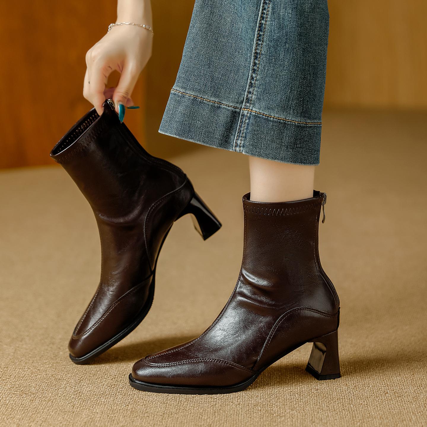 

Французские ретро квадратный носок высокие каблуки короткие ботинки женские осенние новые задняя молния мягкая кожа модный темперамент универсальные повседневные ботинки Мартин 40