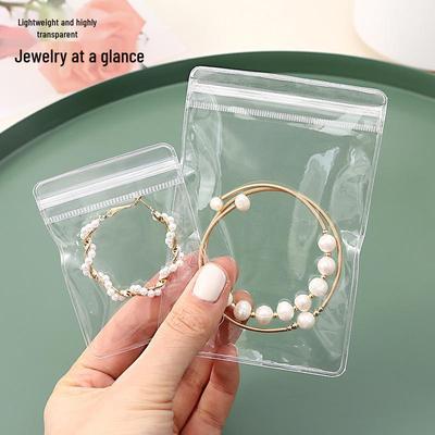 Création de bijoux – Emballages et présentoirs de bijoux