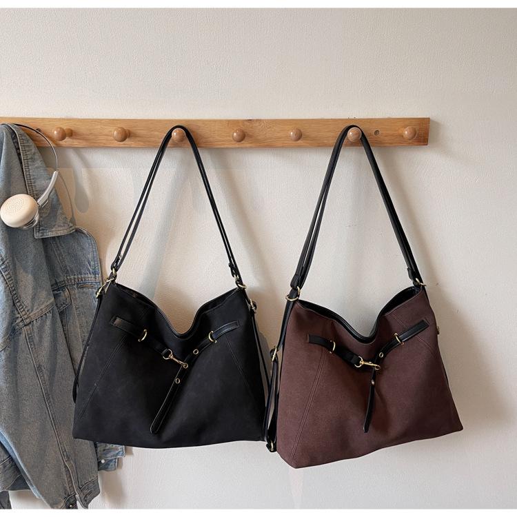 Women's 2025 Autumn/Winter Fashion: Casual Large-Capacity Textured Tote & Crossbody Backpack