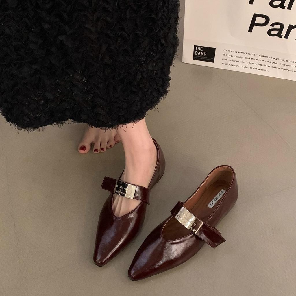 Französische innen erhöhende Einzelschuhe Damenschuhe 2025 neu Frühling und Sommer Ein-Wort mit Abendwind spitze silberne Mary Jane Schuhe