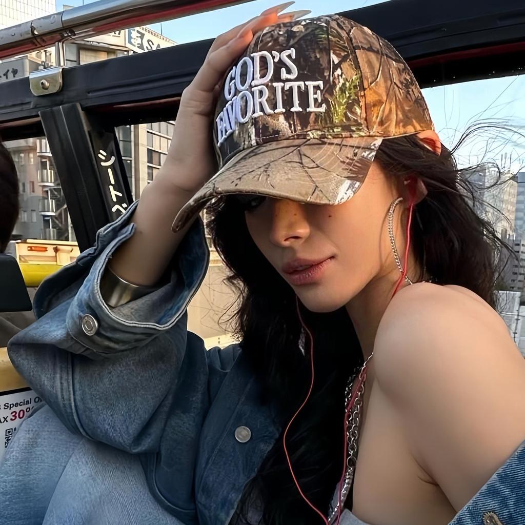 Duckbill Cap Modern Striking Embroidery For Fashion Women Forward