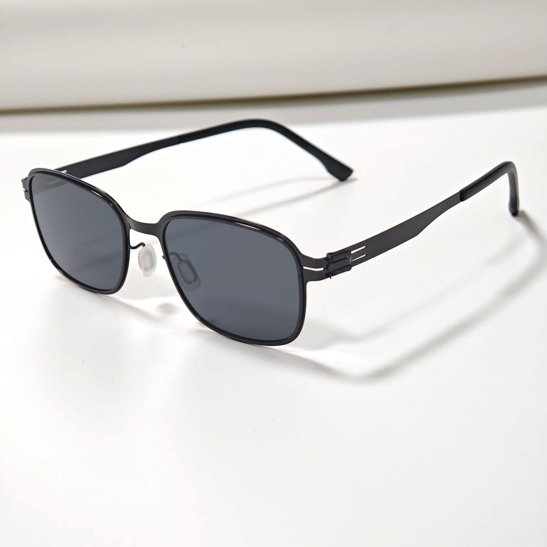 Trendy Two-Tone Retro Sunglasses: Men s Fashion & Women s Style