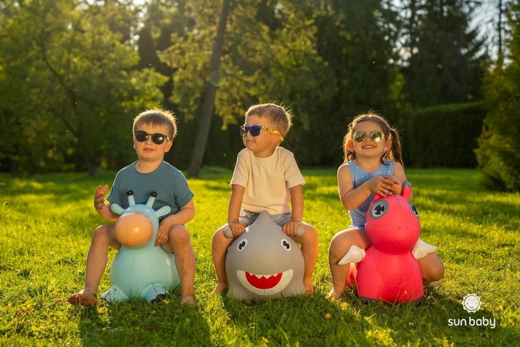 Velký gumový skákací míč pro děti Žralok Baby Shark Modrý Na skákání S pumpičkou, Hračka na skákání