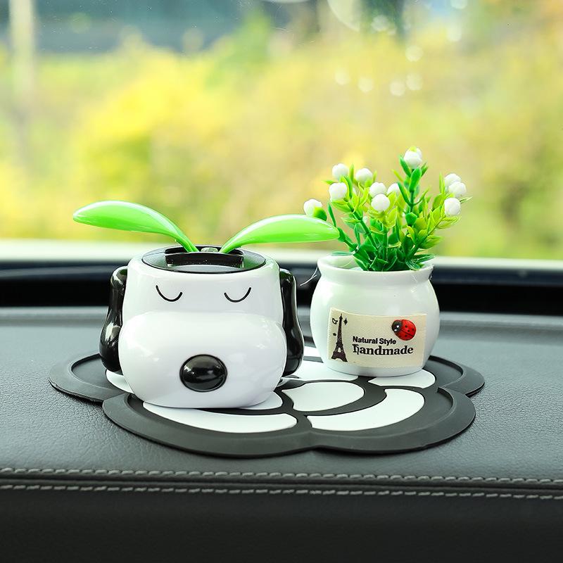 Solar-Powered Waving Sunflower Car Ornament - Cartoon Interior Decoration Accessories for Women