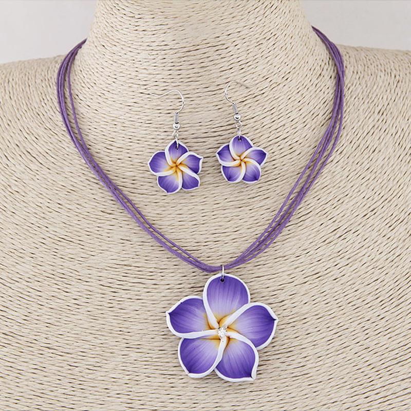 

Женские милые комплекты ювелирных украшений с цветами плюмерии, серьги Fimo из полимерной глины, ожерелье с подвеской фиолетовый