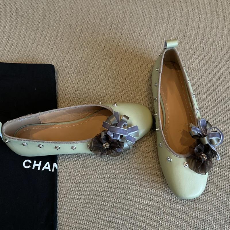 

Sheepskin version~ Niche design Diy flower spikes Mary Jane single shoes women s leather versatile shallow mouth flat sole shoes women 40