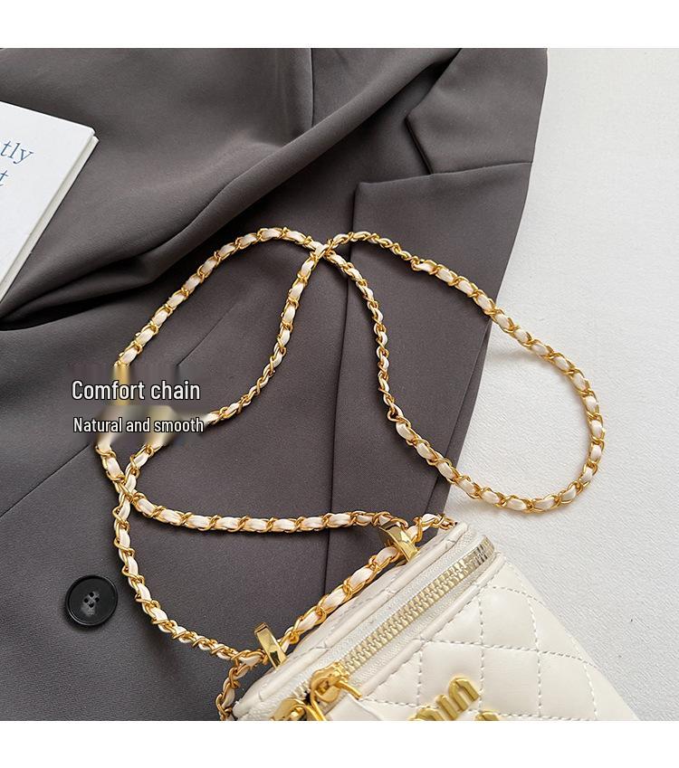 Štýlová mini taška cez rameno: Voňavá Štýlová Crossbody taška s retiazkou