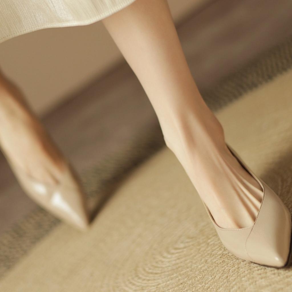Fashion commuter comfortable versatile single shoes 2025 spring and summer new French temperament pointed head shallow mouth thin heel single sh