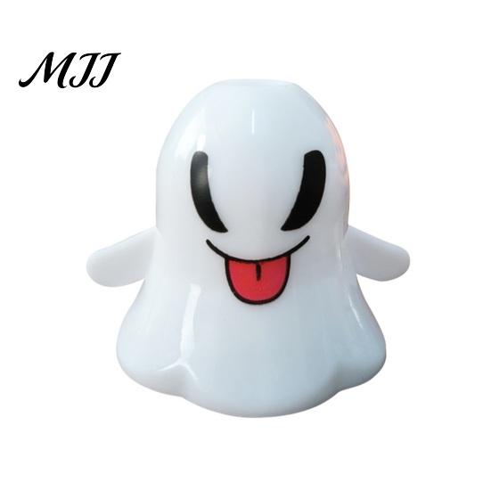 Creative Ghost Projection Light Halloween Projector Light, Mini Spooky Patterns LED Lamp, Cute Night Desktop for Indoor Tabletop, Mantel, Shelf Decor