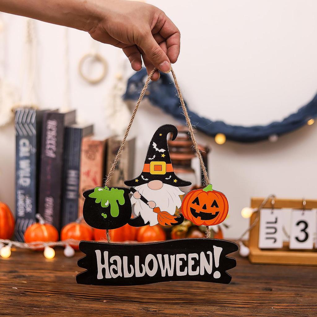 Wöchentlich Neues Halloween Holz Smiley Kürbis Türschild - Cartoon Wichtel Aufhänger für Heimparty Deko.