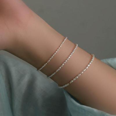 14k Guldpläterat Naturligt Ferskvatten Rispärlearmband för Kvinnor - Elegant, Lätt Lyx, Ny Trend inom High-End Smycken.