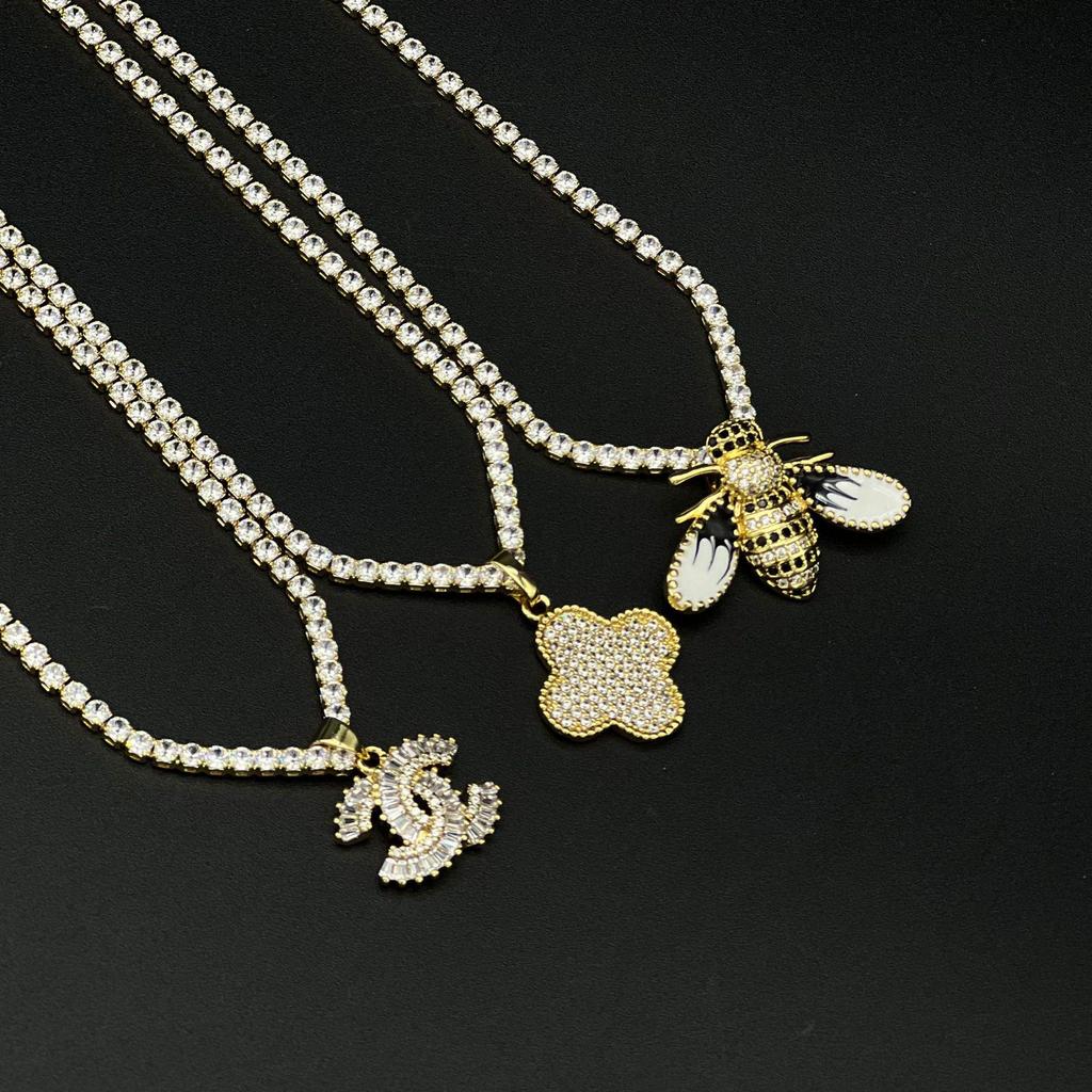 Zircon Bee Necklace & Double C Four-Leaf Clover Pendant - Luxurious Drip Oil Design