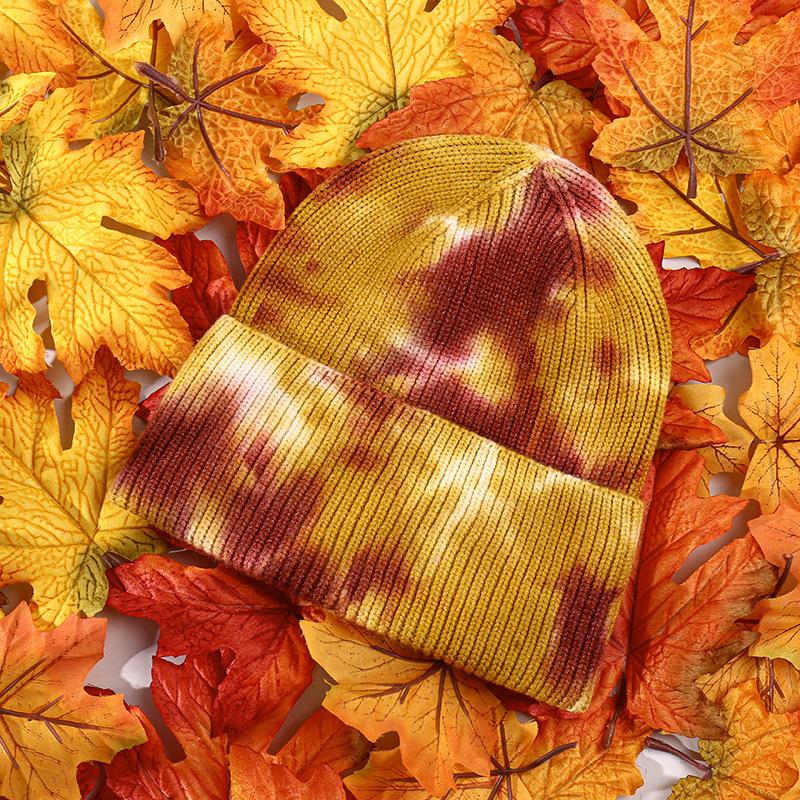 New gradual change tie-dye wool hat women's thickened warm rainbow knitted hat explosion