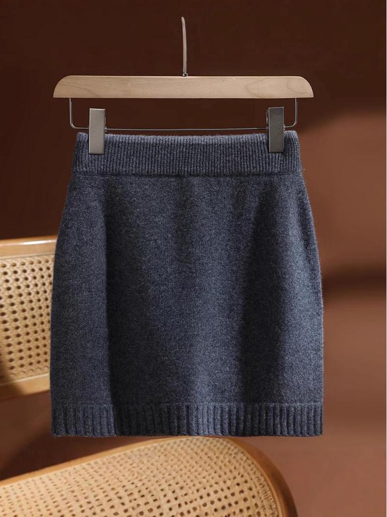100% Pure Wool Knit Mini Skirt – Women's Elastic Waist, Versatile Hip-Hugging Design for Autumn/Winter.