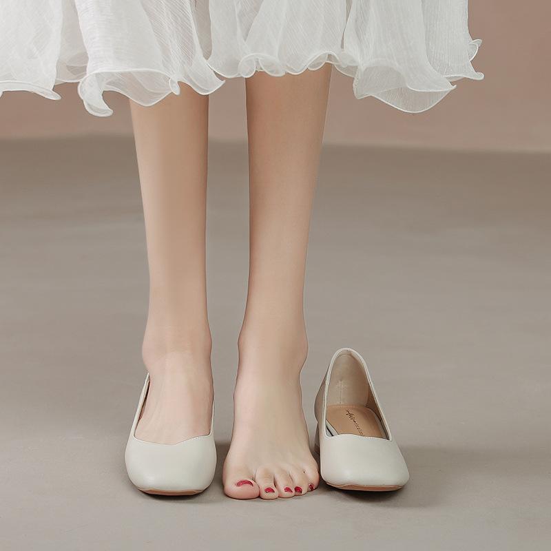 8-0 thick heel grandma shoes new Korean version square head shallow mouth middle heel soft leather commuting comfortable versatile single shoes women