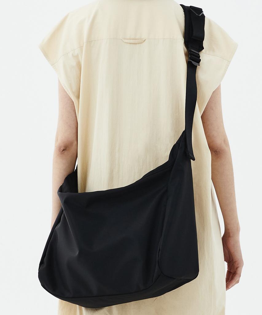 Haharchive Arc Black Messenger Bag