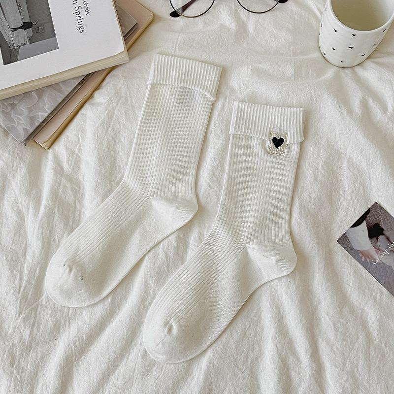 Female Spring and Autumn Love Embroidery Sweat Breathable Boneless In The Tube Pile Pile Cotton Socks