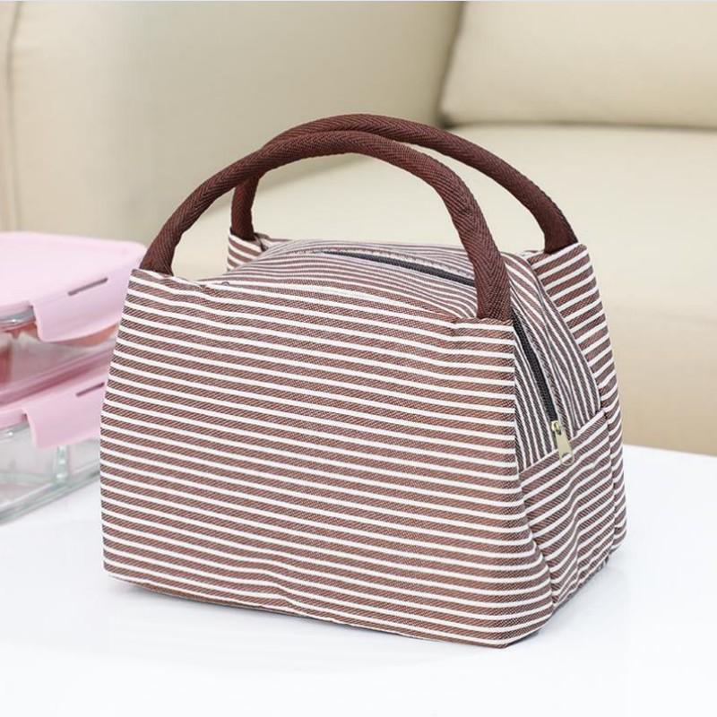 

Изолированная сумка-тоут для ланча для студентов и офисных работников