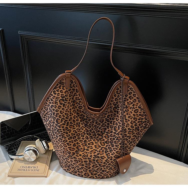 Lazy Suede Underarm Large Bag Women's 2025 New Fashion Commuter Large-Capacity Shoulder Tote Bag