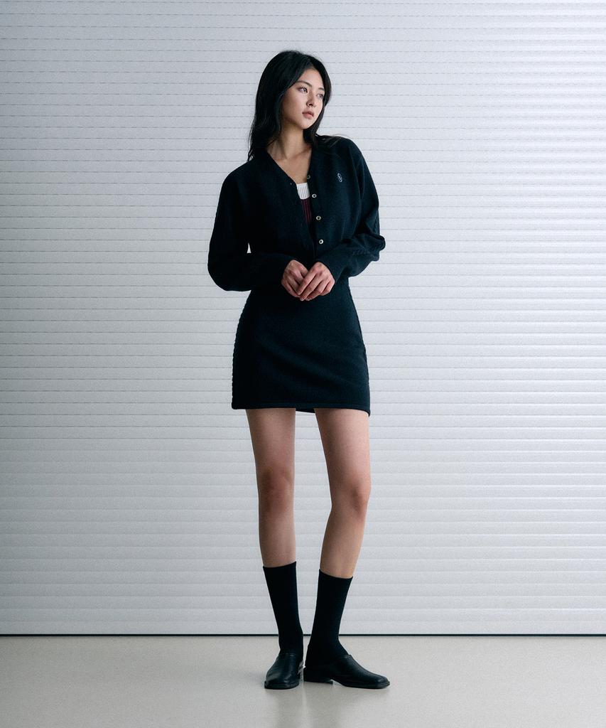 Ledeoli Line Cable Knit Mini Skirt [Black]
