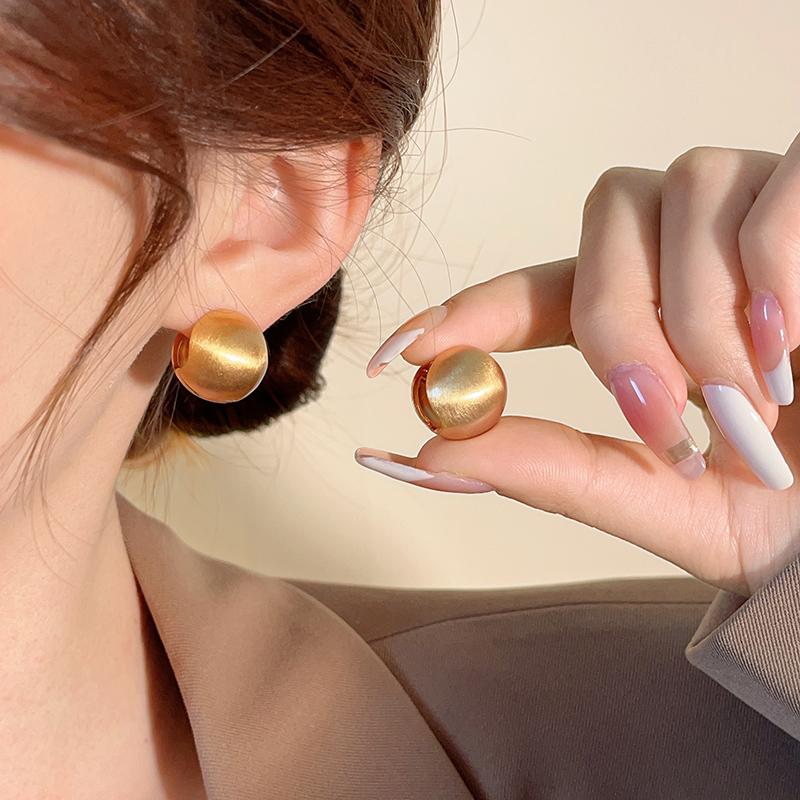 Vintage Exaggerated French Hoop Earrings Luxurious High-End Feel Matte Gold Color Beans Banquet Jewelry Gifts