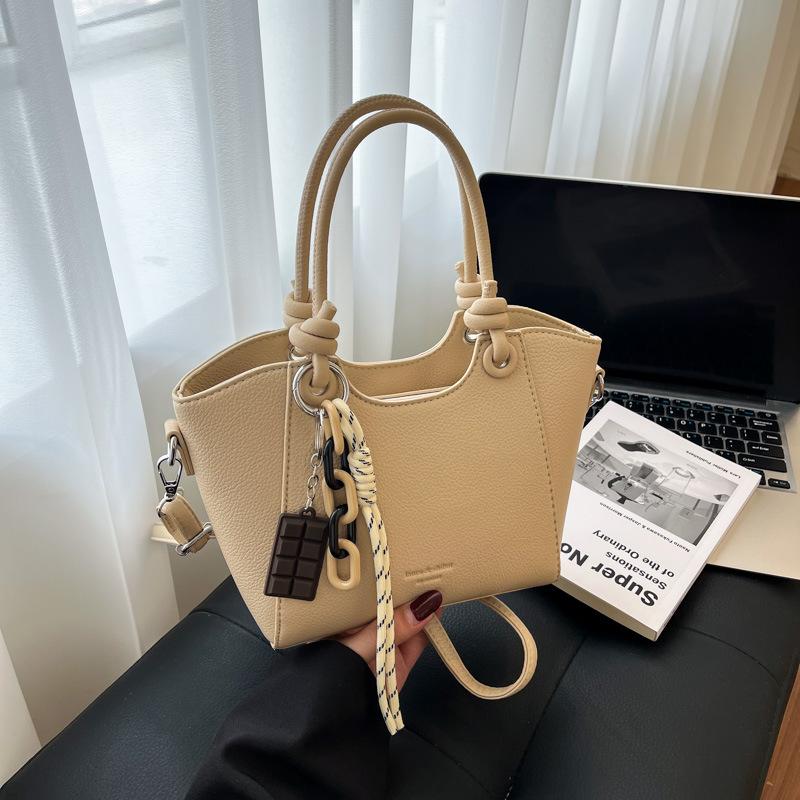 2025 New Early Autumn Popular Bucket Bag Premium Commuter Shoulder Crossbody Bag Niche Design Hand Bag Women
