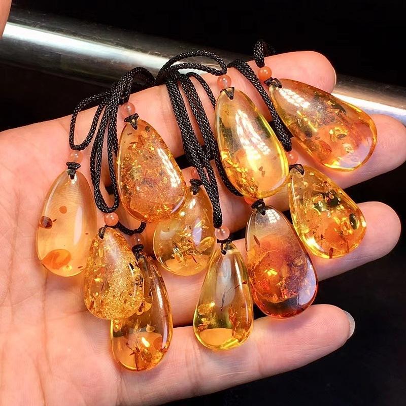Crystal Spiritual GemStone Amber Pendant Jewelry with Rope Natural Carving Quartz Freeform Crystals for Healing Gift