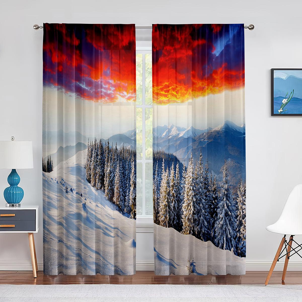 Зимний фермерский дом в заснеженных горах и заснеженном лесу — фото 12