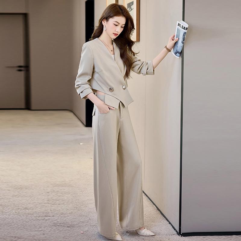 

2025 Spring Women s Elegant V-Neck Coat & Wide-Leg Pants Set M 90-108 kg