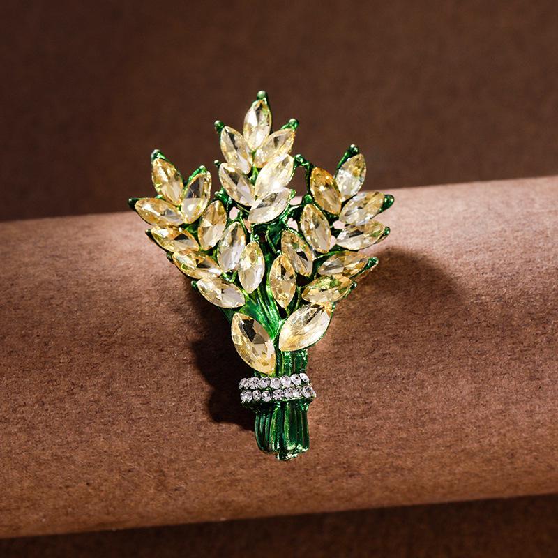 Purple Lavender Crystal Brooch: Elegant Fashion Corsage Pin for Women's Coats