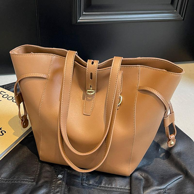 Fashion Tote Bag for Commuting To Work with Large Capacity and Single Shoulder Strap - Simple Women's Bag