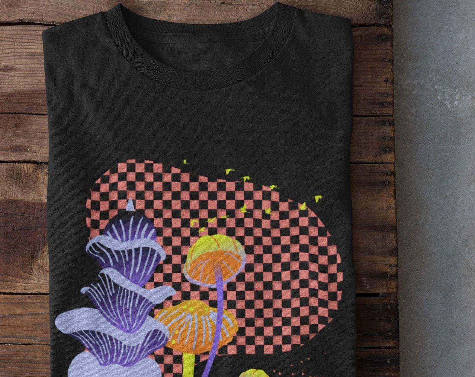 Vintage Mushroom Shirt,Vaporwave Shirt,Retro 80s shirt,Vaporwave Art,Retro T shirt,Cyberpunk,Alt Clothing,Anime Shirt,Aesthetic Shirt 4XL