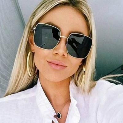 Gafas de Sol Cuadradas Oversize Vintage para Mujer Moda Montura de Aleación Metálica Lentes Retro Gafas de Sol Femeninas Oculos Feminino