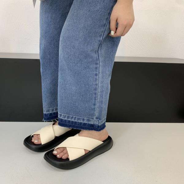 

Fashion Low Rubber Flip Flops Shoes Slippers Soft Slipers Women Slides Cross-Tied Platform Fashion Hawaiian Comfort 2025 Luxury Summer R 35