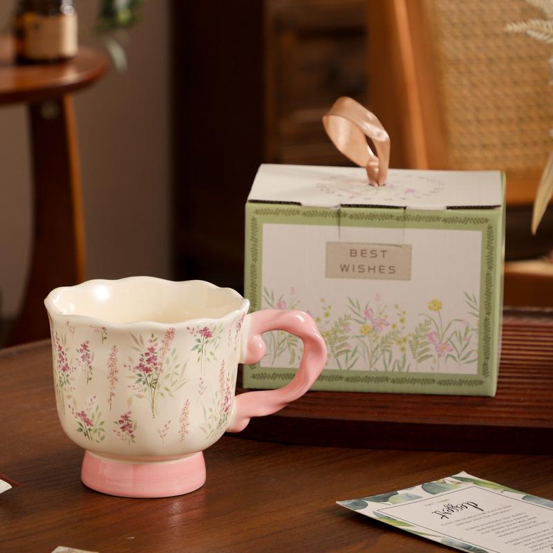 

Ретро Кружка с Цветком и Керамическая Изысканная и Красивая Чашка для Питья Завтрак Кофе Сувенир для Девочек about 400ml