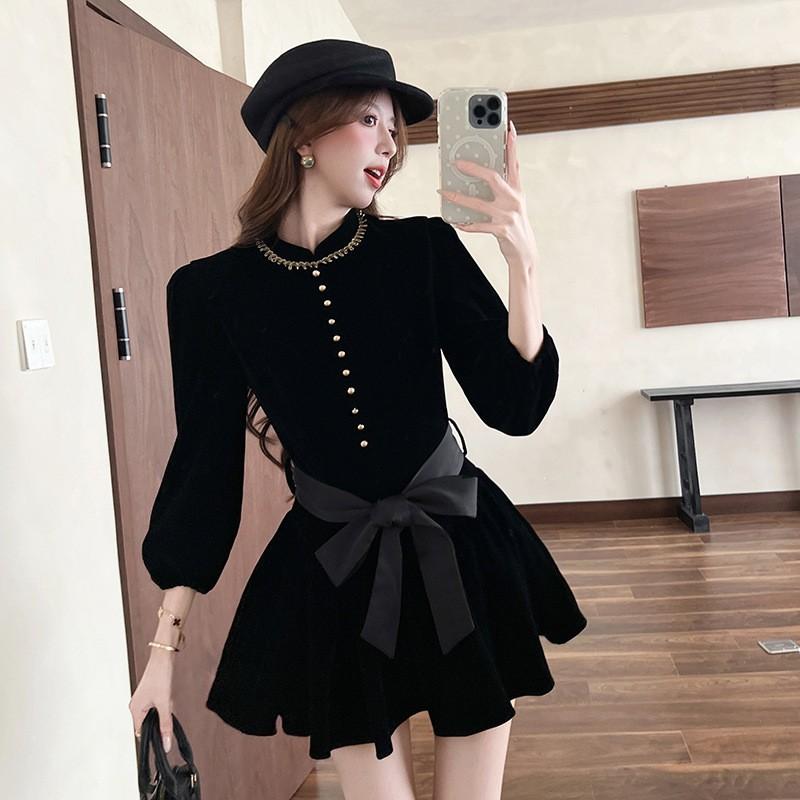 Autumn French celebrity fashion Hepburn waist small black dress women's niche rich daughter small fragrant wind velvet dress