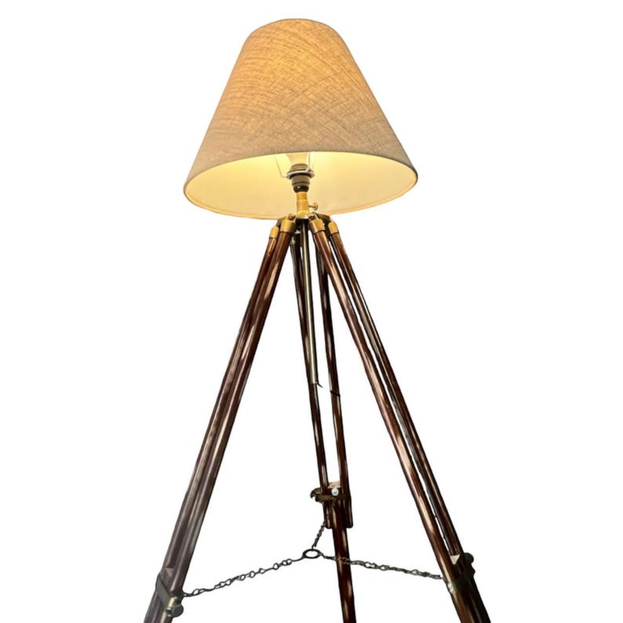 

Большая лампа-тренога из натурального тикового дерева - промышленный дизайнерский студийный напольный светильник, регулируемый светильник для домашнего декора, коллекционный