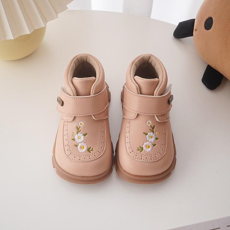 

French Hanano princess low boots 22 autumn and winter velvet girls single boots baby small Zhongtong Martin boots embroidered Hanfu shoes 26