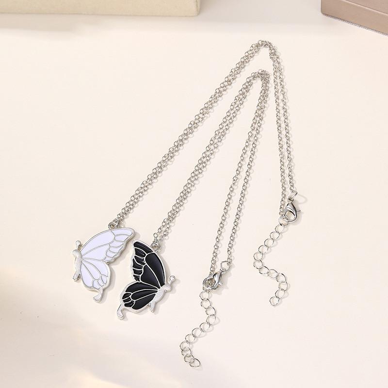 Butterfly Pendant Necklace For Women Men Animal Themed Jewelry Gift For Fall Winter Fashion
