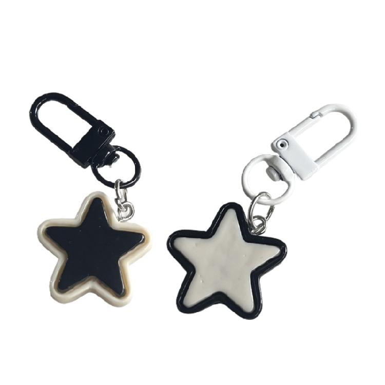 Sturdy Resin Star Keychain Retro Black And White Design For Keys Backpacks Or Phone Decors Lightweight Fashionable Friendship Gift