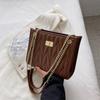 Retro Large-capacity Bag Women's New Versatile Autumn and Winter Fashion Chain Shoulder Bag Crossbody Commuter Bag