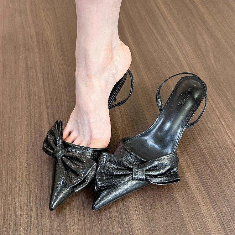 Europäischer und amerikanischer Stil Laufstegmodel, Metall-High-Heel-Sandalen 2024 neu Schleifendekoration spitze Zehenpartie Bag-Head-Sandalen Damen Oberbekleidung