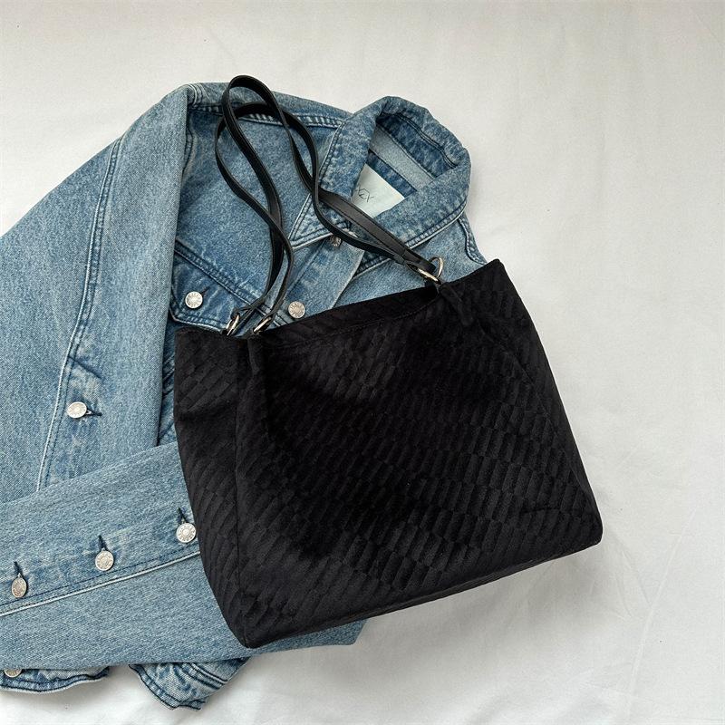 Bag Women's Spring 2025 New Trendy Fashion Tote Bag Large Capacity Texture Simple Niche Portable Shoulder Bag