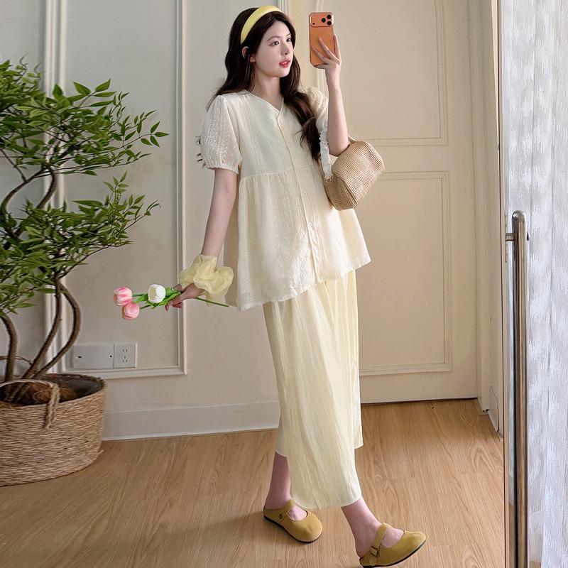 Trendy Maternity Summer Two-Piece Set: Chic and Loose Coco Style Shirt & Shorts