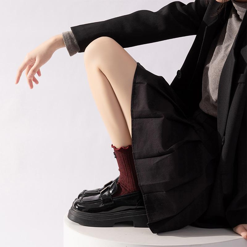 Female Spring and Autumn Sweet College Wind Cloth Label Wood Ear Lace In The Cylinder Pile Socks